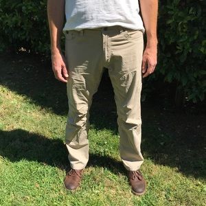 Khaki KUHL Konfident Air men’s pants